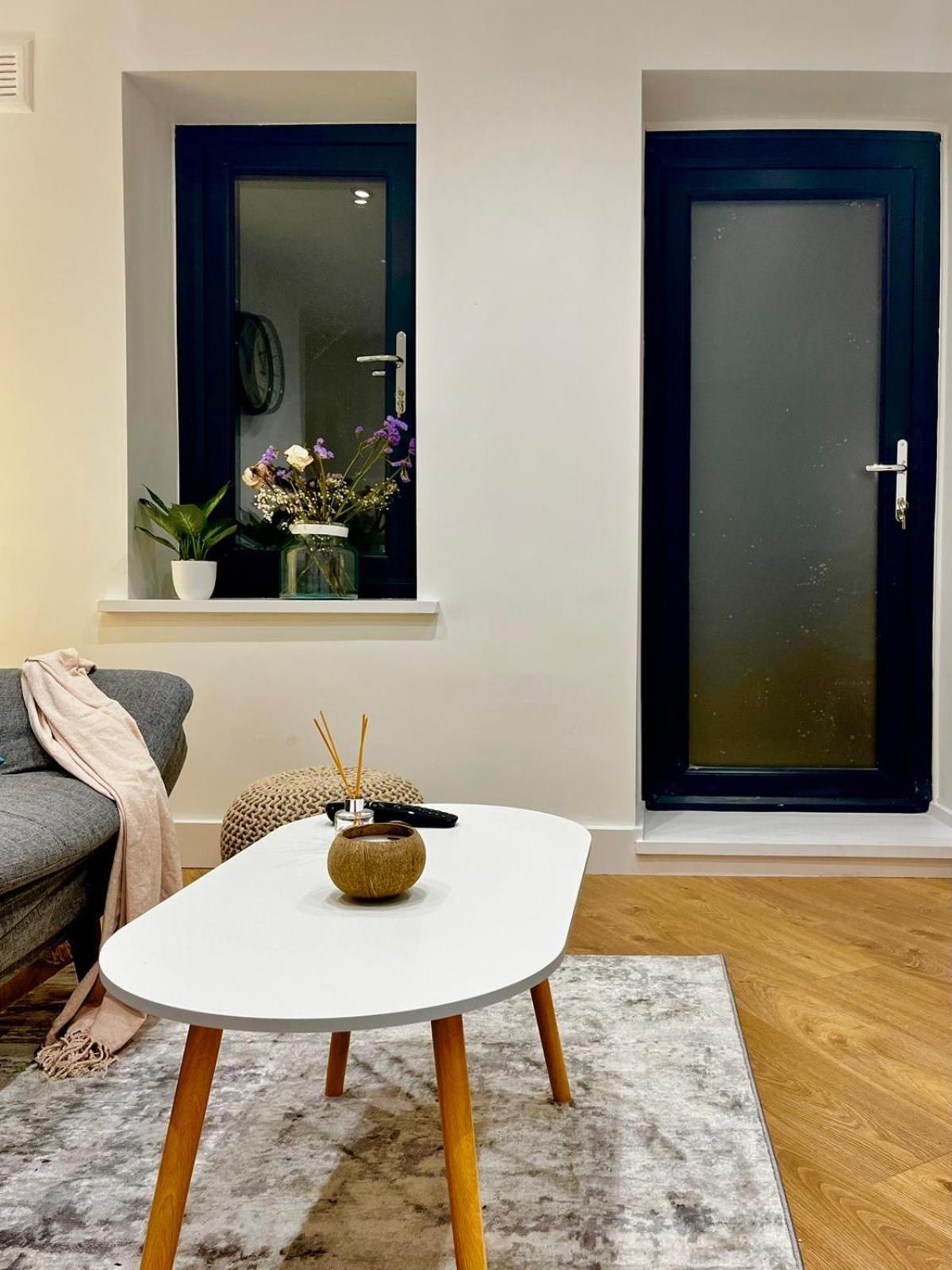 Cozy And Peaceful Apartment With Terrace In Hackney London Exteriör bild